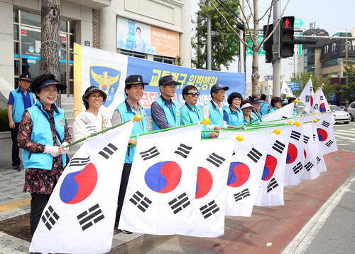 전국 동시 태극기 달기 운동 캠페인 (8.13 신평리네거리)