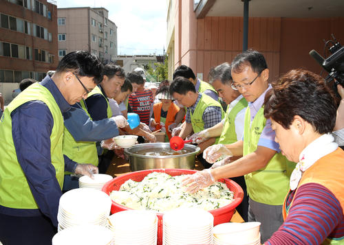 복지생활국 간부공무원 급식 자원봉사 (9.15 달산교회주차장)